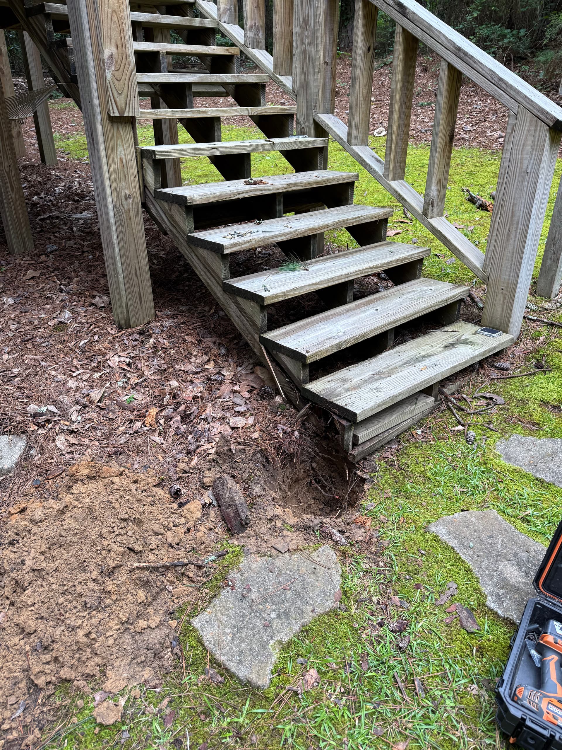 Gallery photos for Rotted Stair Stringers Replaced on a Treehouse Guesthouse: Image #2